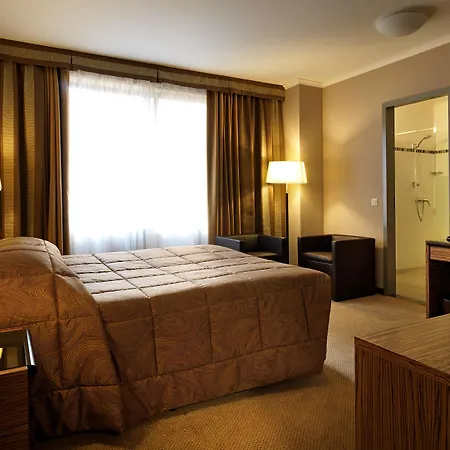 Hyllit Hotel 4*