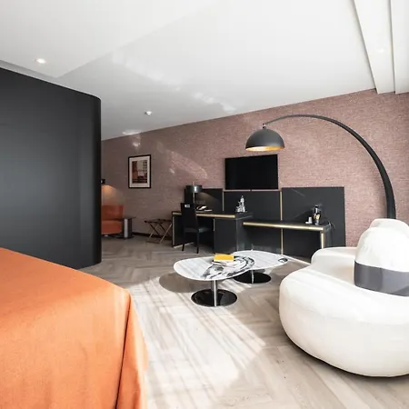 Hyllit Hotel 4*