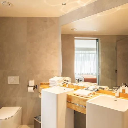 Hotel Hyllit 4*
