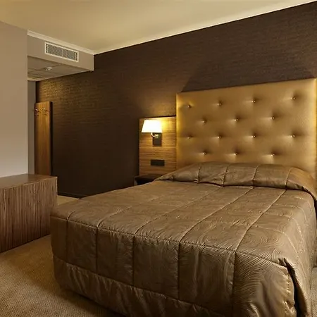 Hyllit Hotel 4*